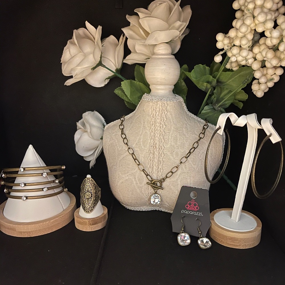 Paparazzi Brass Set